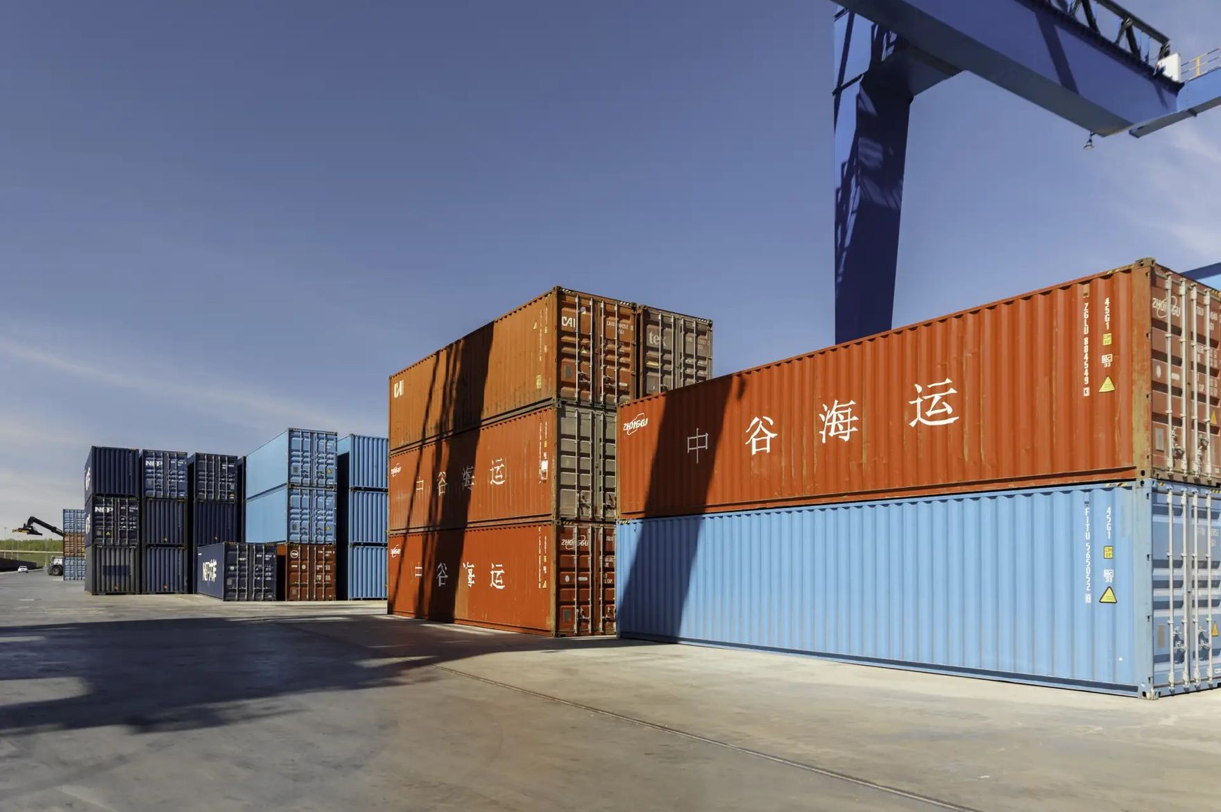 Temporary storage services. Temporary warehouse